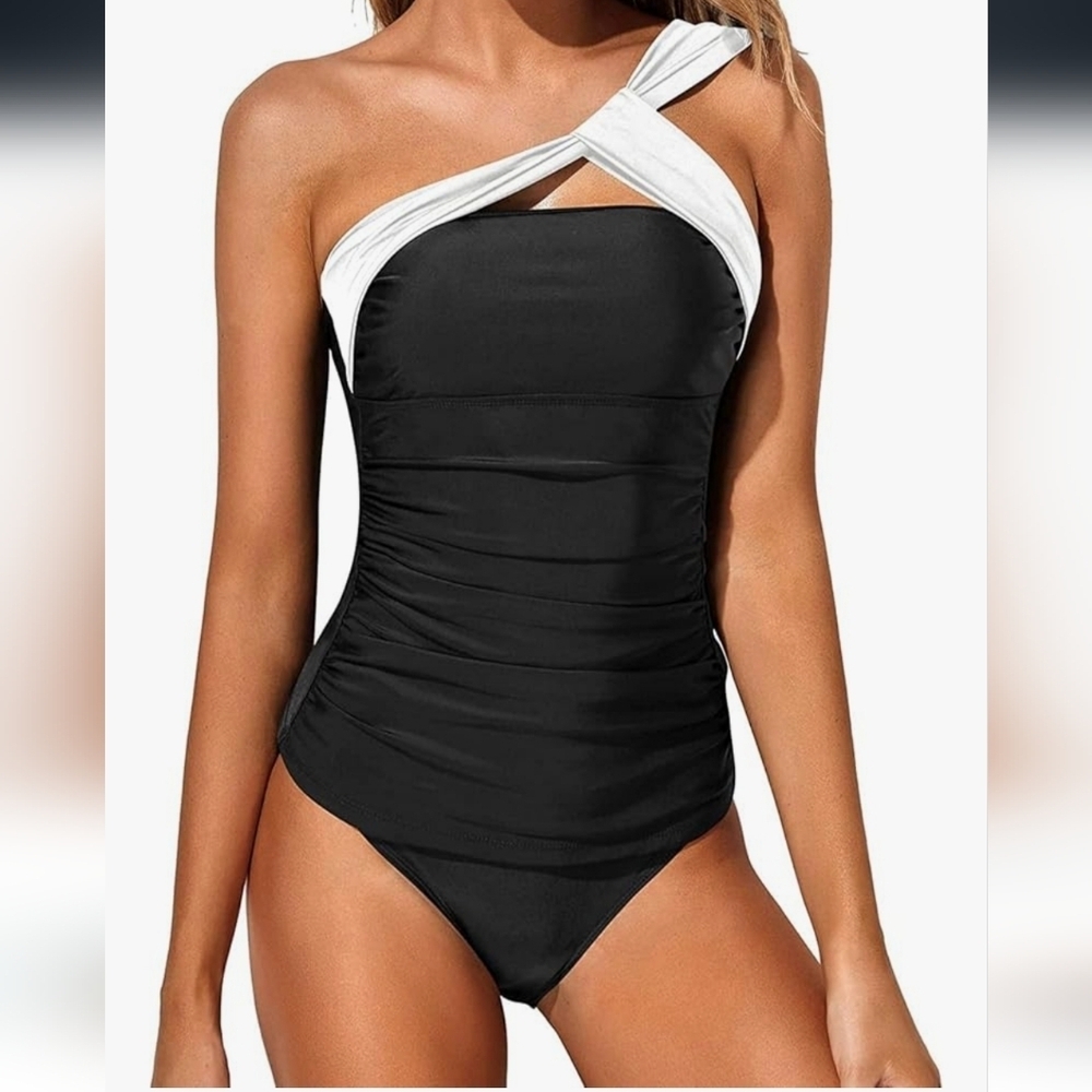 Black and White One-Shoulder 2 Piece Swimsuit NWT